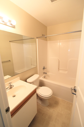Bathroom - 4 bedroom 4 bathroom condo available for the 26-27 school year!