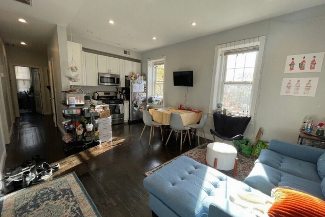 . - **NO BROKERS FEE!!** Renovated 4 Bed / 2 Bath w/ LAUNDRY IN UNIT!! Available 9/1/26!!