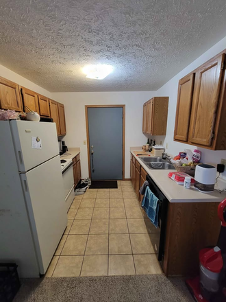 kitchen - Looking for Sublease Apartments