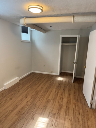 . - Spacious 4-bed 2-bath on Hemenway. Contact Will McGowan. 617.512.5822 Apartments