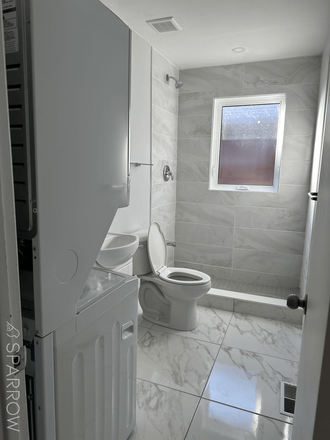 Bathroom - Charming Shared Rentals in Nairn Avenue - Nairn Avenue, Toronto Townhome