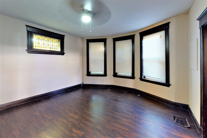 Interior- Living Room - 2354 Stratford- 5 Bedroom Home!