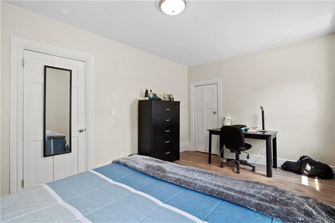 Spacious room with work desk and wardrobe - Furnished Condo 3 Min Walk to Brown University Prime Location with Parking