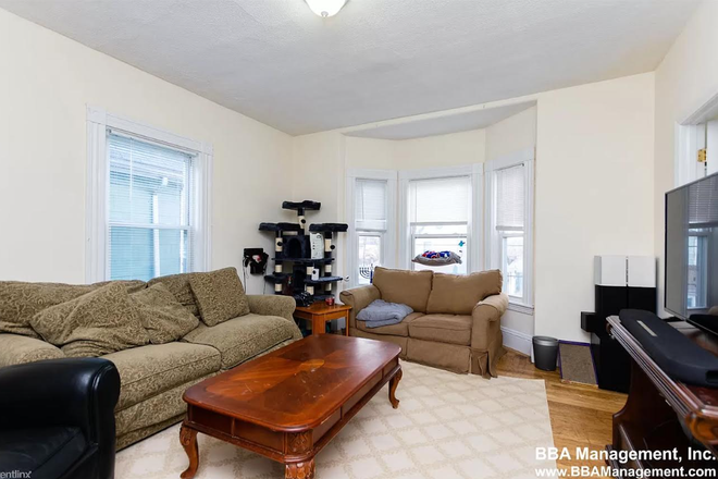 Living room - Apartment near CRC Campus