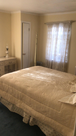 Option1: Single room w/private bath - Private room in Sq. Hill home, 1mile from CMU. Ideal for CMU faculty, grad / PhD students