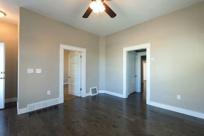 373 Living room - Single room for rent near the U! Duplex with an open room in each house.