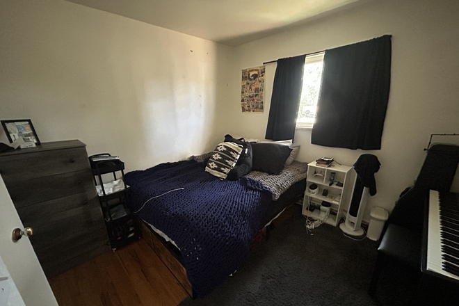 Bedroom - House near Willvill, subletting for one room, three other roommates with individual rooms and t
