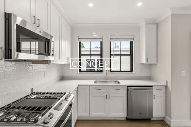 Kitchen - 279 Lamartine Apartments