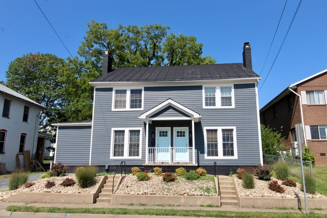Street view - Downtown home for rent for the 2027-2028 school year!