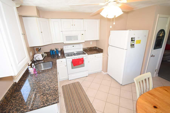Kitchen - 50 Wanda Unit 8 - Narragansett Pier Apartments