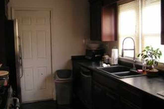 Beautiful Kitchen! - *Garden  Renovated City Boarder/Diamond 2-3 Bedroom Whole Private House!