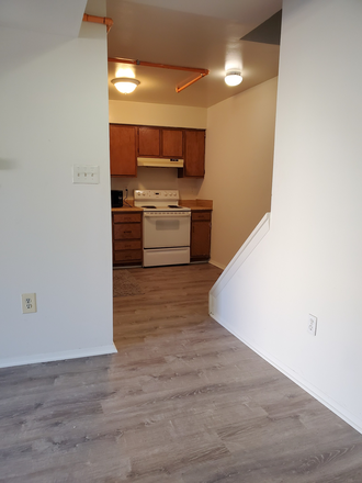 Dining Space - STEPS TO CAMPUS!! Townhome