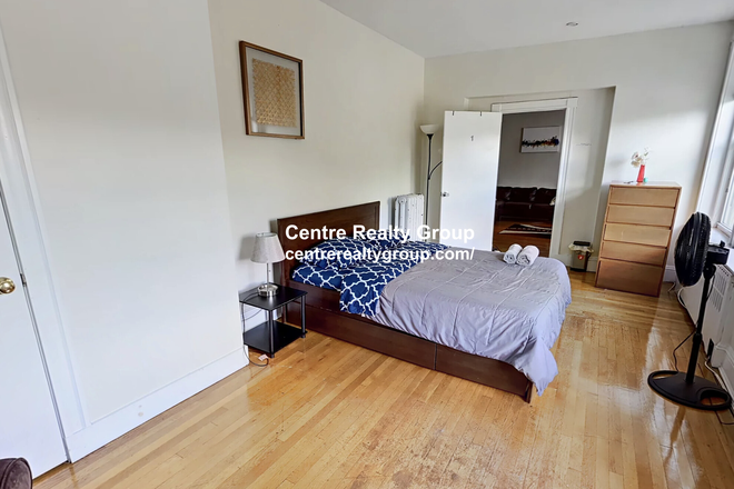 Bedroom - SPACIOUS 4 Bedroom on Beacon Street! 9/1/25 Apartments