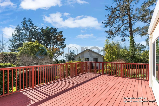 Porch - Spacious 3 bed 2.5 bath house in Kensington, 17 min from campus