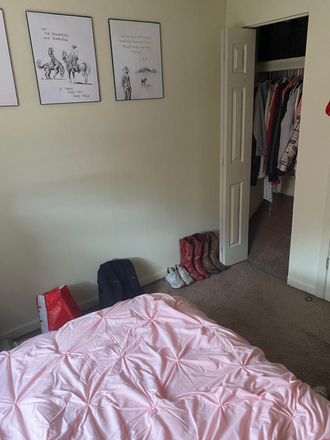 Bedroom - 3bed/1.5bath Townhouse, Fall '26, Looking for 1 Female Roommate