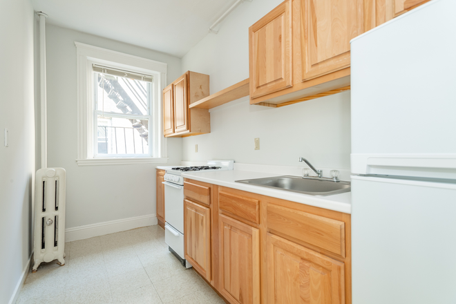 kitchen - Studio no Brokers Fee Apartments
