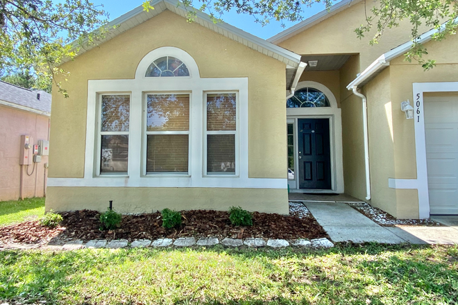 Front of home - Room for rent in UCF area, within biking/walking distance from campus House