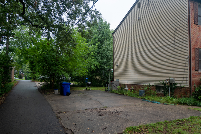 Driveway - Grad Student House in University Park - Great Location, Cheap Rent
