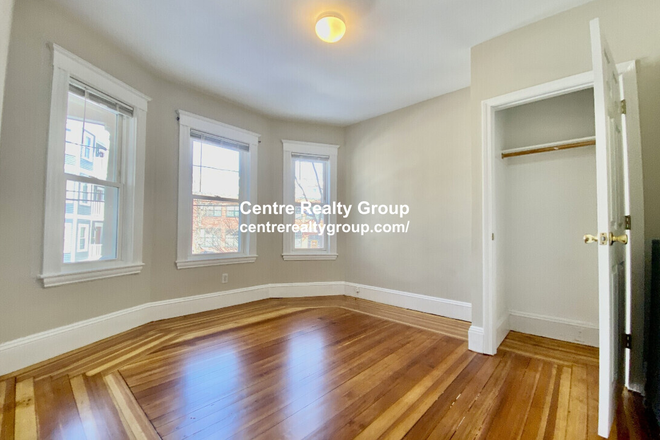 . - Beautiful 4Bed 2Bath Unit - Avail 8/1/25 Apartments