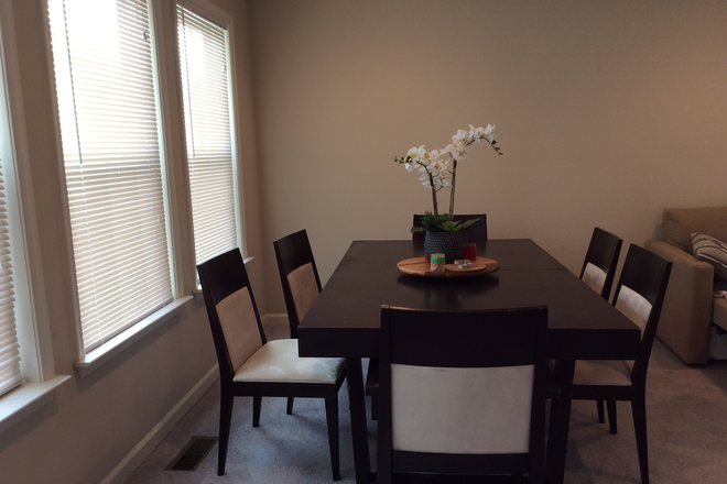 dinning room - Furnished 4-Bedroom / 2.5-Bath (1Master&nbsp; Bedrooms) House