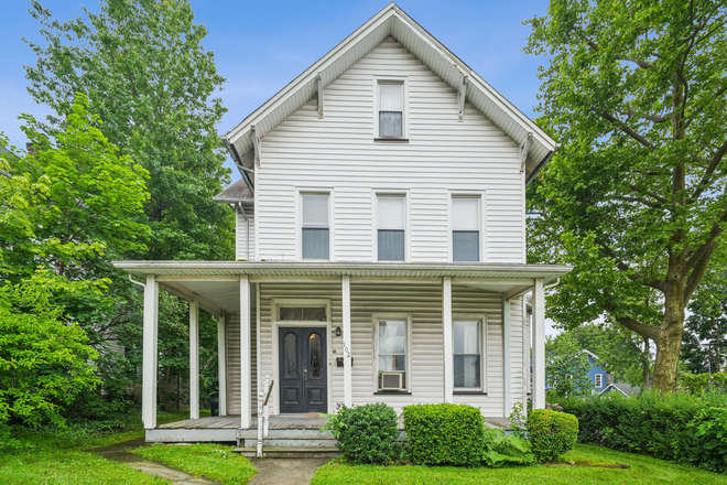 Exterior - Perfect SH Student Rental House