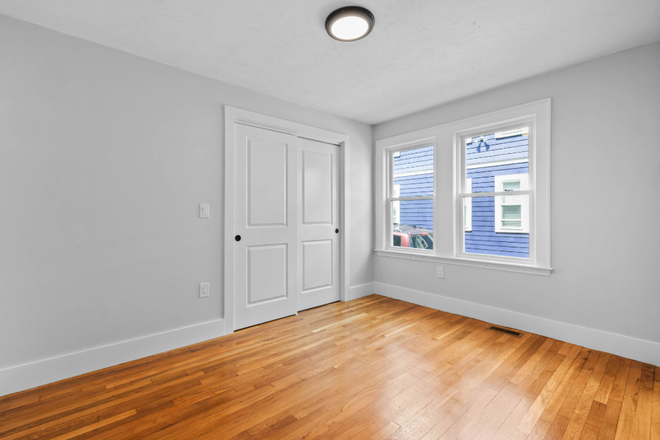 Bedroom - 170 Calumet Street 2 Bedrooms Available Apartments