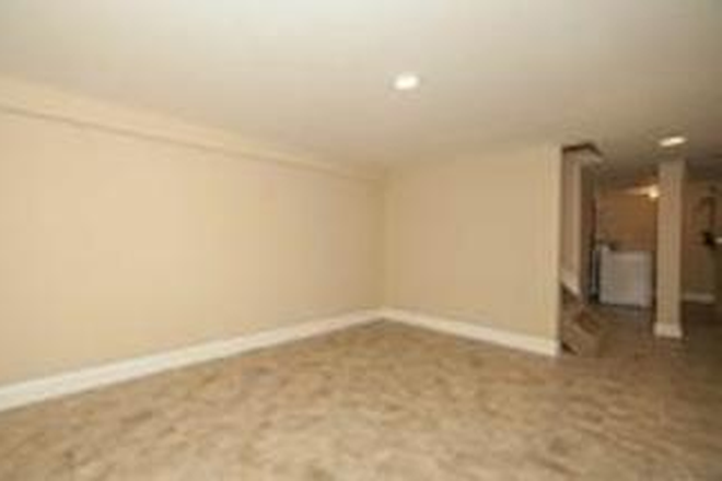Basement Study - Large House Close to Campus