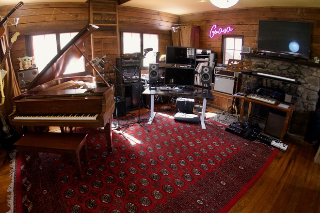Main Tracking Room - Wide - Berklee Online Musician Retreat – Steinway, Yamaha U1 & Pro Studio in Hudson Valley, New York Apartments
