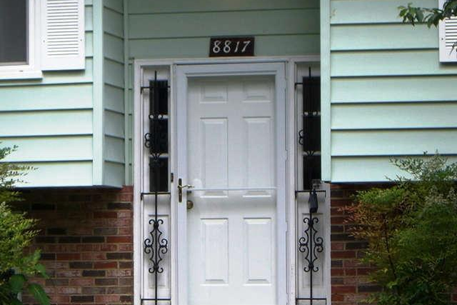 Nice location - GREAT HOUSE STEPS FROM CAMPUS!