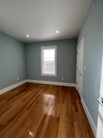 Bedroom - **ONLY 1/2 BROKER FEE** Amazing 3 Bedroom & 2 Bathroom Apartment