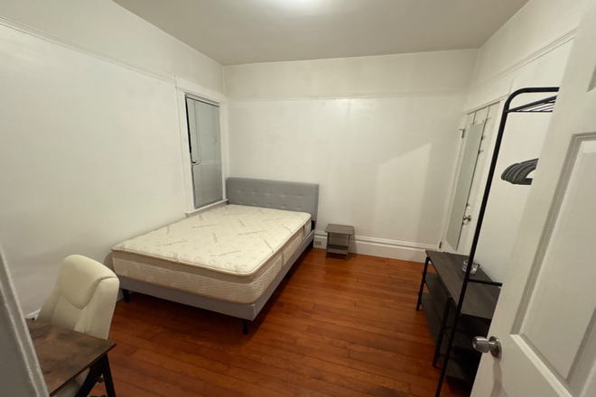 Bedroom available - 2346 Fulton St Apartments