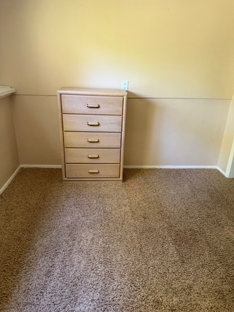 Bedroom - Room available in 4 bedroom home