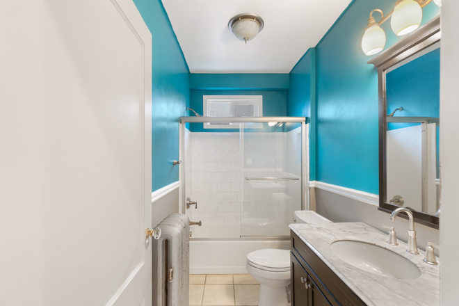 One bathroom - Spacious Shared House with Parking