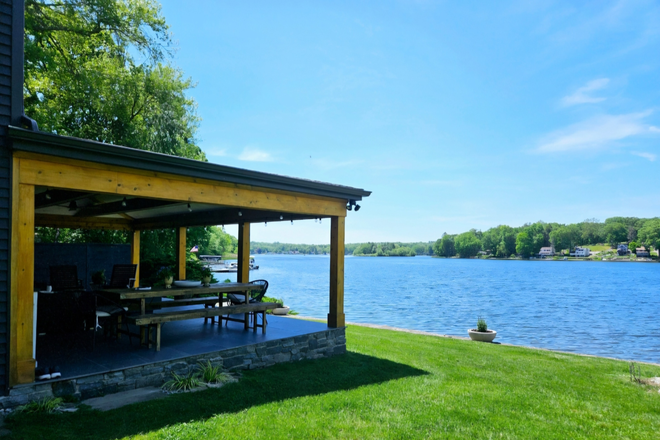 patio - Waterfront Lake House