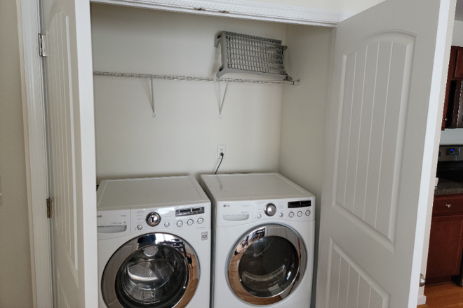 Washer & Dryer - 3 Bed 2.5 Bath house in Carver- Rooms for Rent