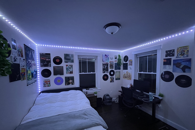 Bedroom - 22 Sunset St Apartments
