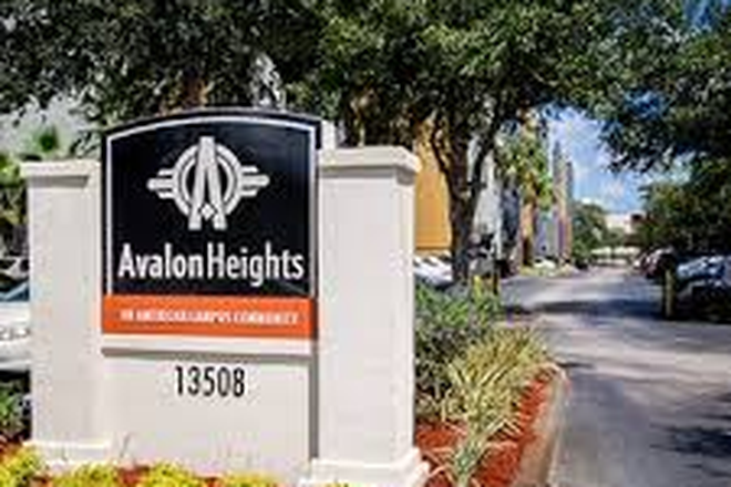 Outside View - Avalon Heights Apartments