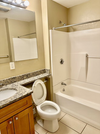 1 - BU Off Campus 4 bedroom 2 bath Condo Quality Unit for 9/1/26 No Security Deposit