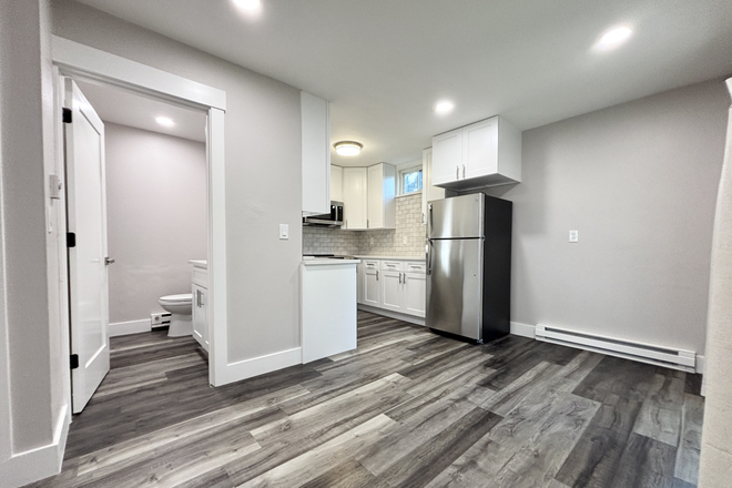 Unit #3 - 3485 Hayden- (2BR/1.5BA)