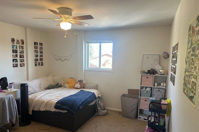 Bedroom - Timber Ridge Apartment, 1 room