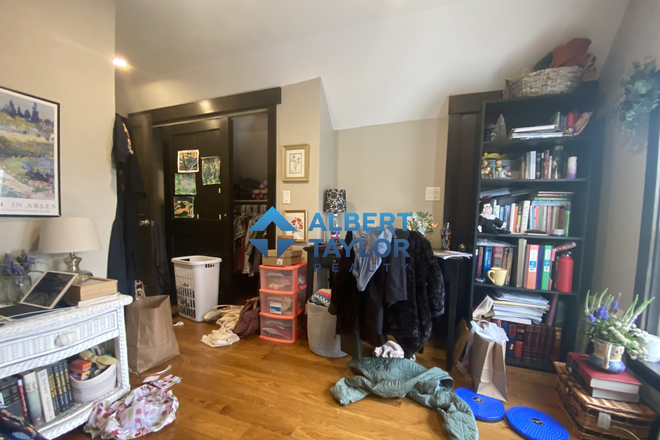 Bedroom - Laundry!! GORGEOUS TOP FLOOR 5Bed/3Bath Apartments