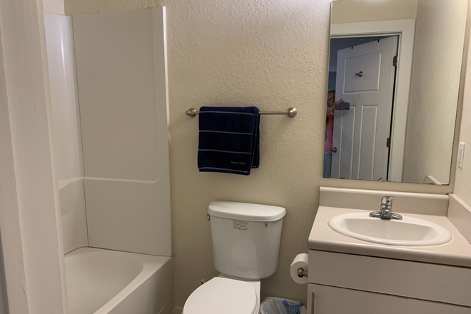 Private Bath - Copper Social Apartments