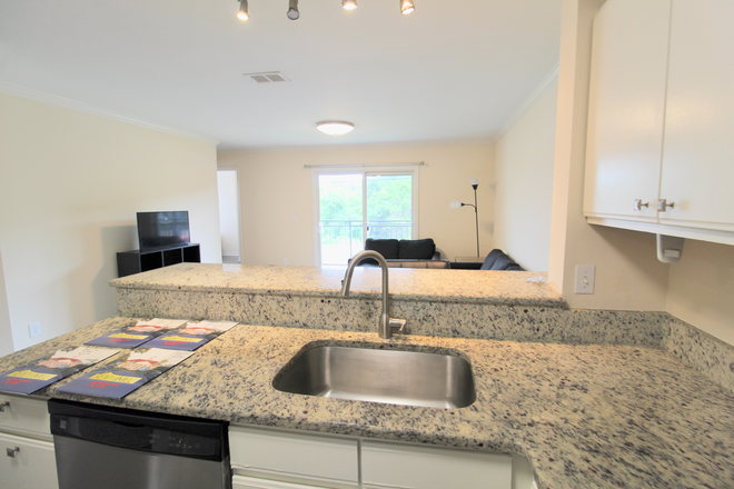 Kitchen - Hunters Ridge - 4 bedroom, 2 bath condo - Now Preleasing for 26-27 school year!