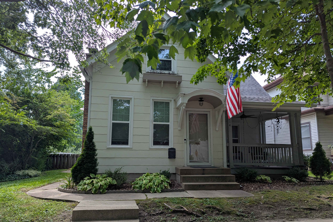 Front of House - Shared House Single Bedroom + Bonus room Combo Sublet with Backyard