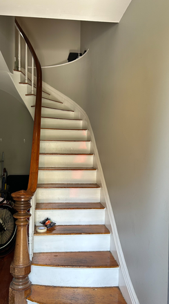 Entrance - Sunny, large, two bedrooms, bathroom, full kitchen, office, laundry, with easy access to schools. Apartments