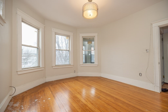 bed - 4 BD 1.5BA In Unit Laundry No Brokers Fee!!!!! Apartments