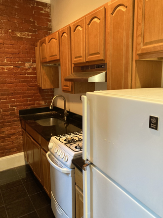 kit - Back Bay studio. Half Fee. Half Security Dep. Apartments