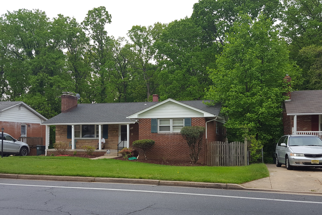 front - Beautiful 5 Bedroom Single Family House Close to UMD Campus for Rent