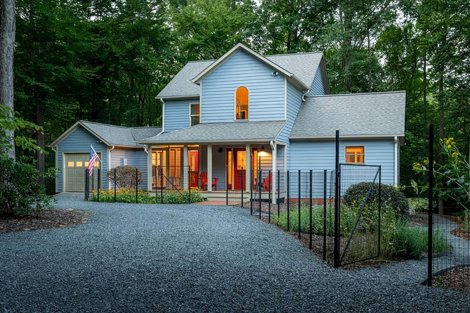 2 - Nature-lover's paradise: home on 5 forested acres near Bold Rock, Devils Backbone, & Wintergreen