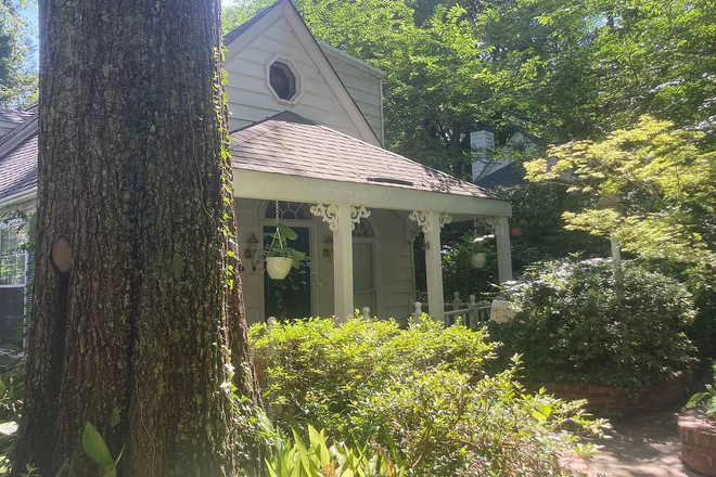 Outside Facing House - Hope Valley Historic House